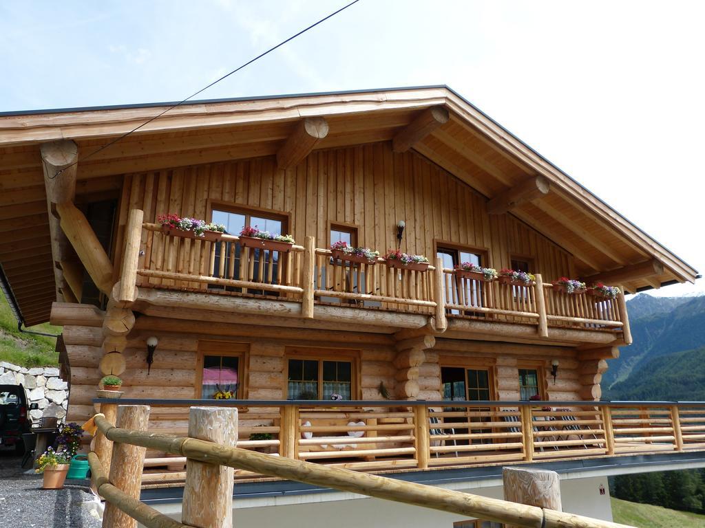 Holzberghof Apartment Umhausen Bagian luar foto
